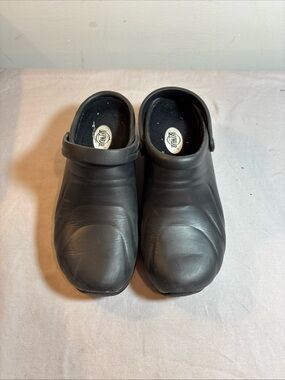 Anywhere Slip Resistant Womens Black Clogs